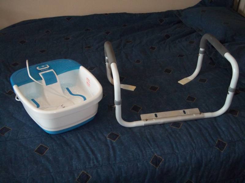 lot 128 image: Foot Massager and Toilet assist bar
