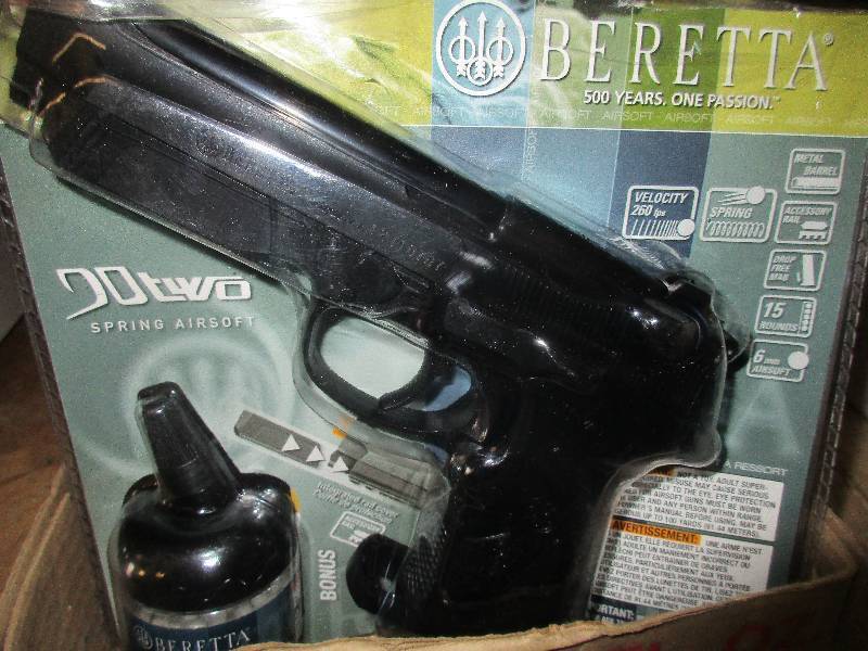 4 Beretta air soft guns