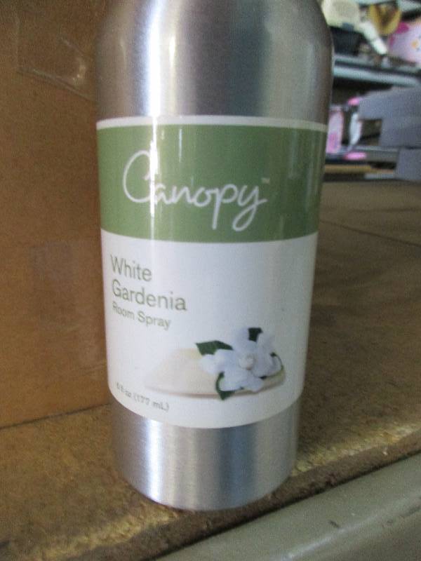 24 white gardenia fragrance spray bottles