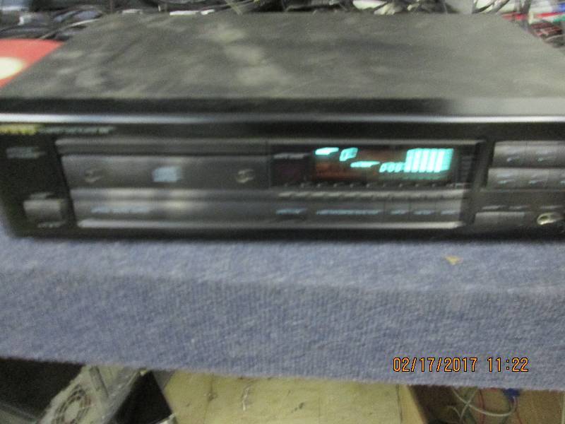 lot 6 image: onkyo compact disc player dx-70 pow...