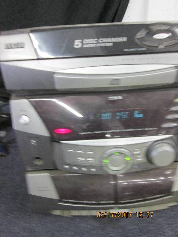 lot 31 image: rca cdraidio and tape player power...