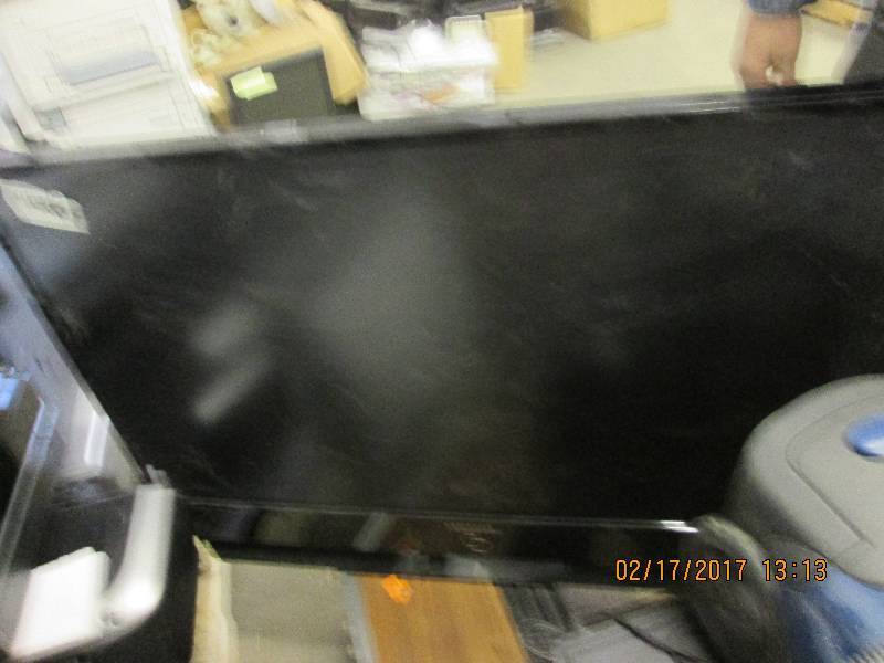 lot 39 image: samsung tv powers up 45 ...