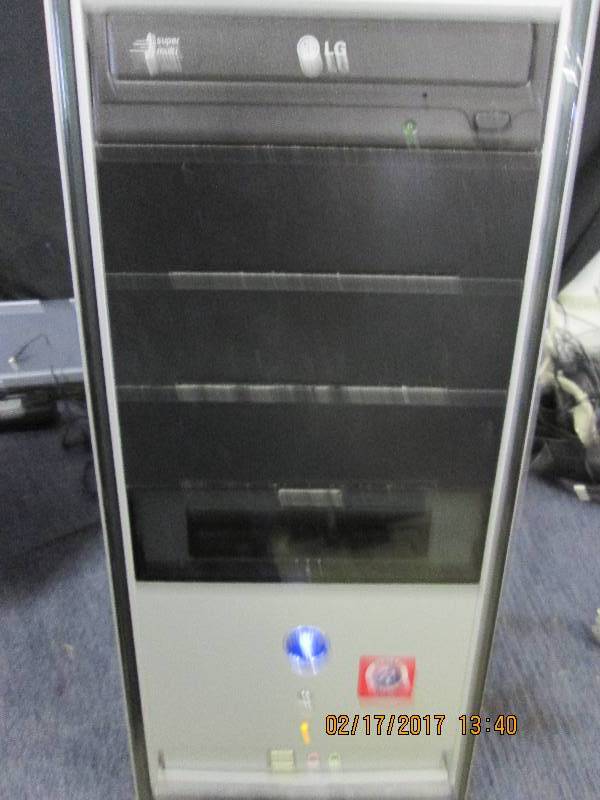 lot 42 image: computer tower boots to windows 98 ...