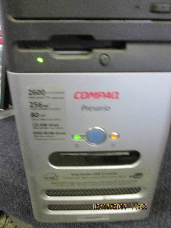 lot 49 image: Compaq Presario tower windows xp ho...