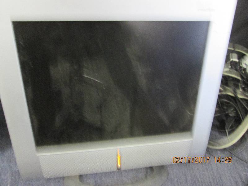 lot 51 image: 4 monitors tested and works...