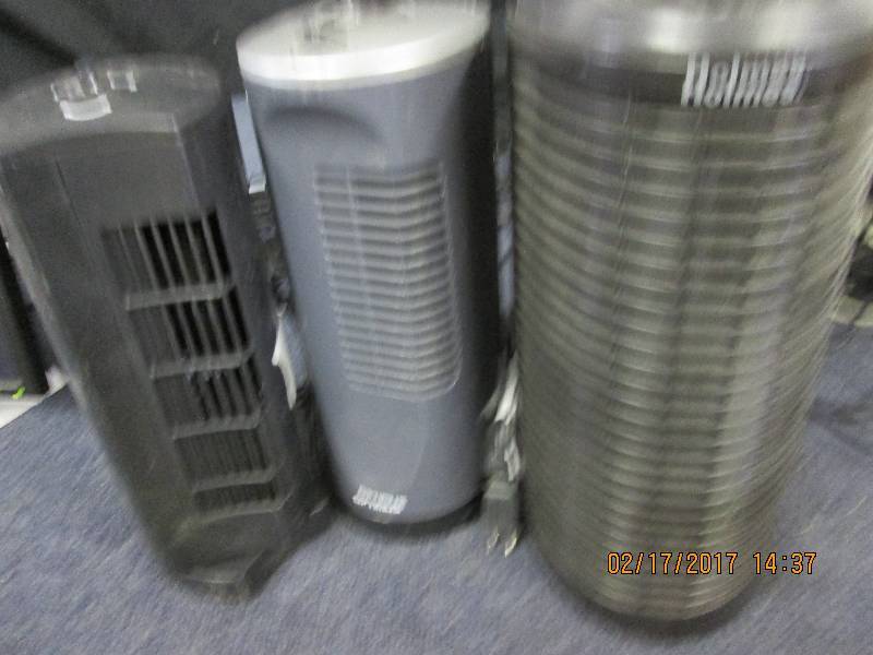 lot 52 image: 3 small fans tested and works...
