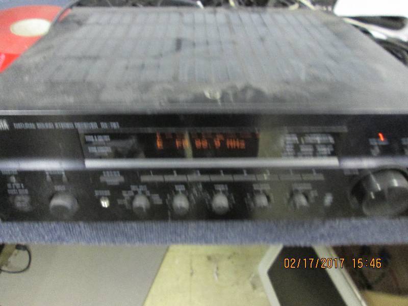 lot 69 image: Yamaha rx-797 reciver powers up...