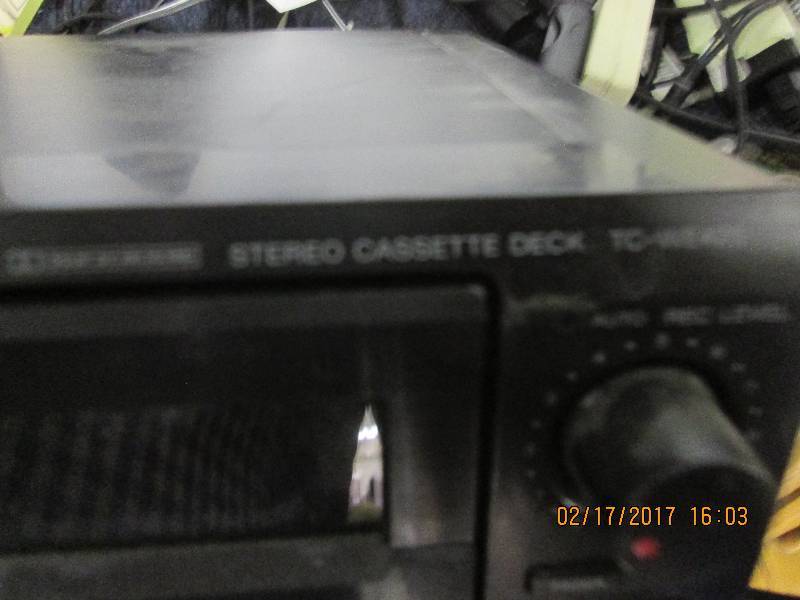 lot 74 image: Sony tape player powers on...