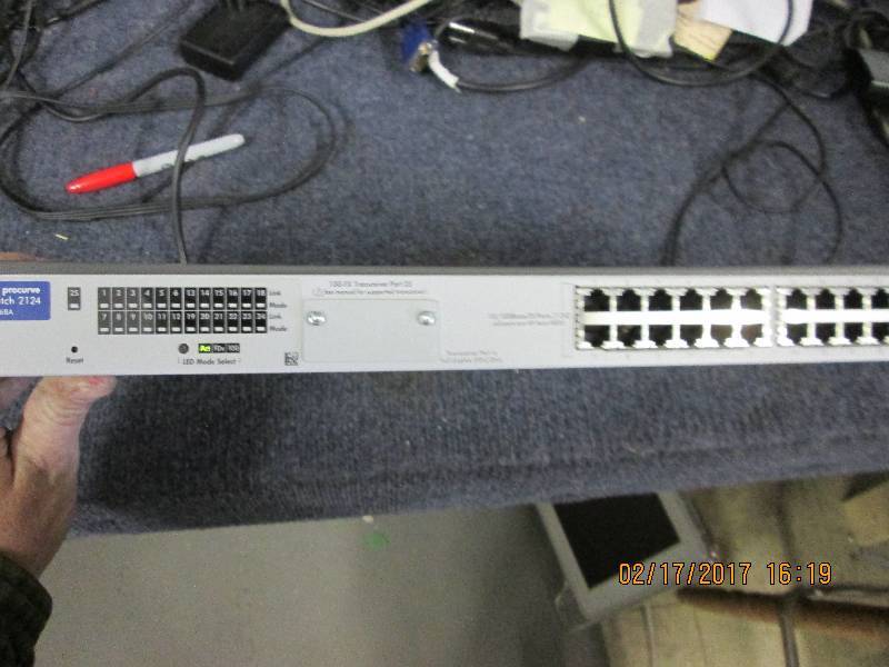 lot 80 image: Hpprocurve switch 2124 powers on, n...