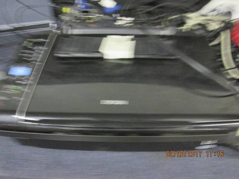lot 100 image: epson stylus nx215 printer powers o...