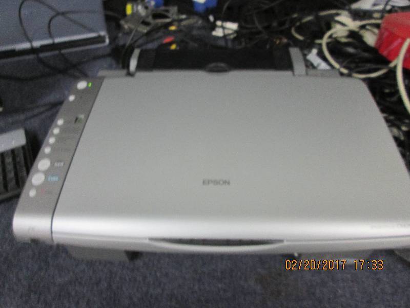 lot 104 image: epson stylus cx4200 printer powers ...