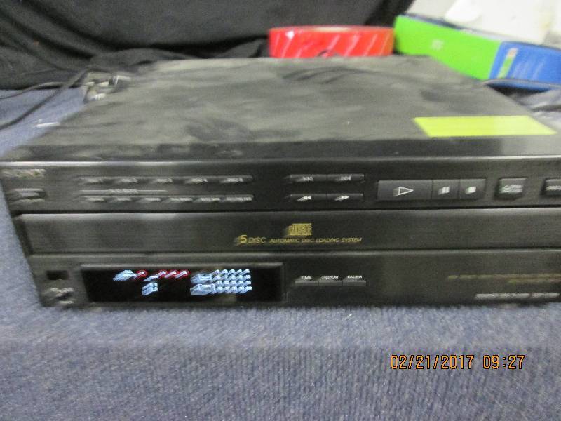 lot 122 image: sony 5 disc cd player cdp-c312m pow...