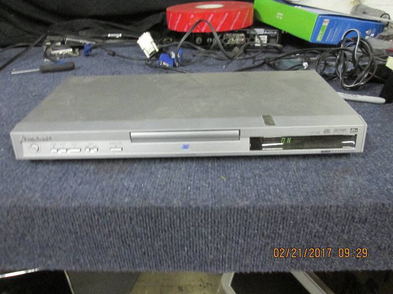 lot 123 image: mitsubishi dvd player powers on ...