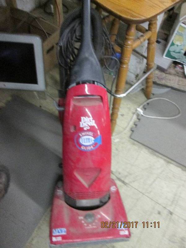 lot 154 image: dirt devil swivel ultra guide vacum...