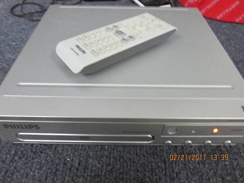 lot 172 image: philips dvd player with remote powe...
