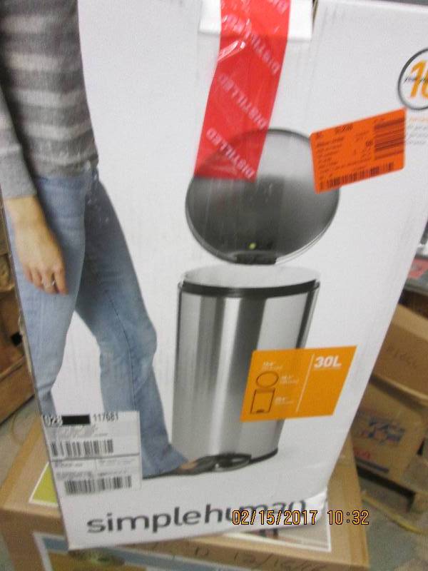 lot 34 image: Slimplehuman 30L (open box) step tr...
