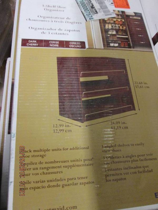 lot 57 image: Closetmaid 3- shelf organizer Kit D...