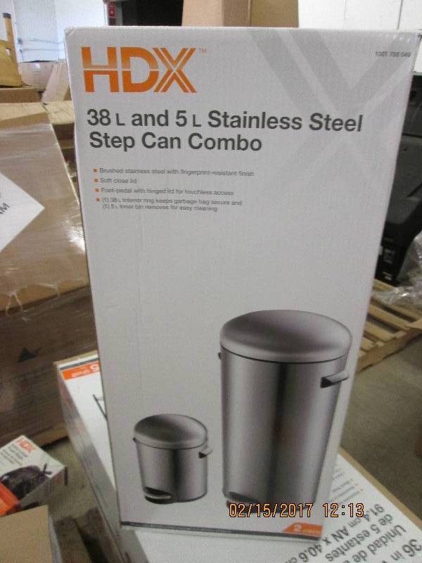 lot 79 image: HDX 38L and 5L Step can combo 2 pac...