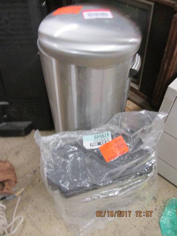 lot 145 image: 2 trash cans step can lid is bent ...