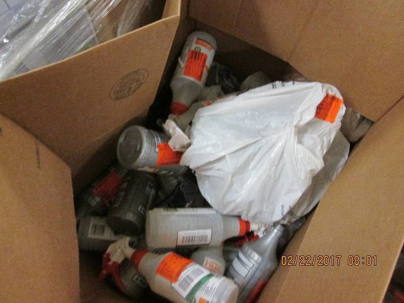 lot 146 image: box of spray bottles ...