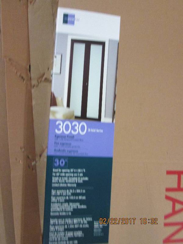 lot 161 image: 3030 bifold door series sized for o...