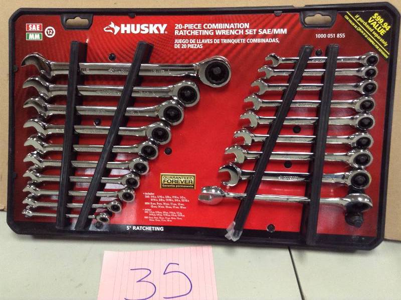 lot 35 image: Husky 19 PC Combination Ratcheting Wrench Set 1000051855 SAE 14-1316 MM 8-18