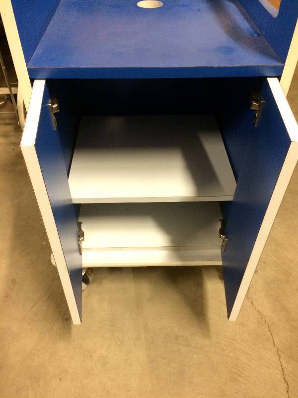 lot 2 image: Biomedicus 202ES 2 Door Mobile Medical Media Computer Monitoring Push Rolling Cart With IV Pole & Power Supply - Nice Condition