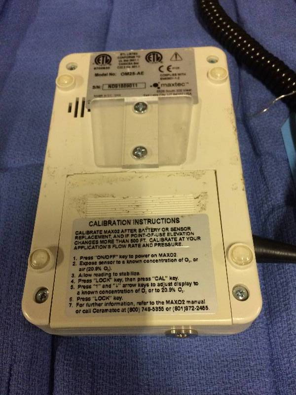 lot 6 image: Maxtec MaxO2 OM25-AE Oxygen Analyzer without Sensor - Good Condition