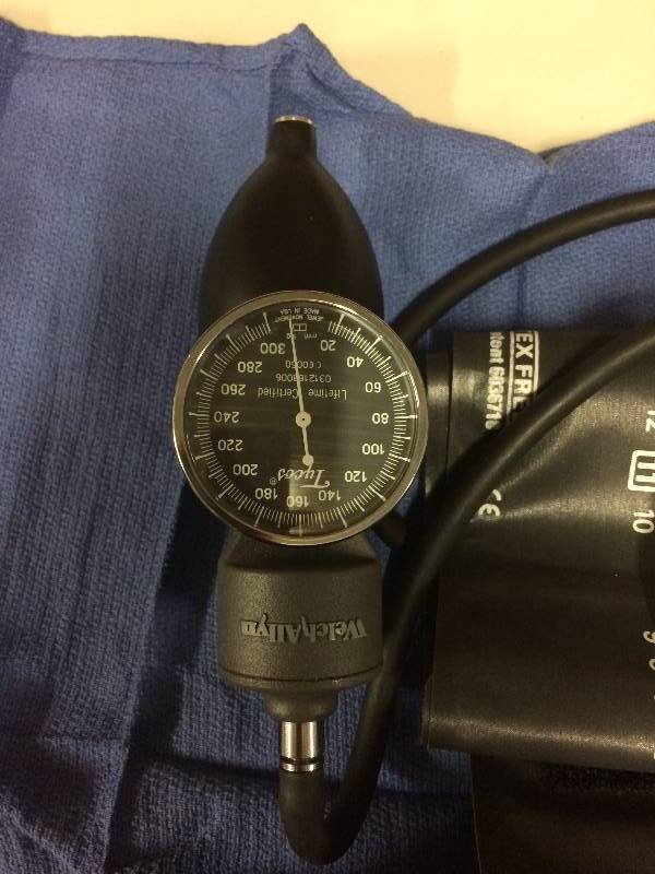 lot 7 image: Wow Super Nice Medical Clinic Welch Allyn Tycos Blood Pressure Cuff Size Adult 11 & Sphygmomanometer Lifetime Certified with Case