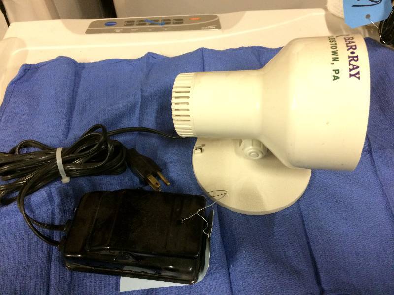 lot 14 image: Crafters & Sewing Bar Ray Spot Light With Foot Control Switch Which Can Be USed With Sewing Machines Too