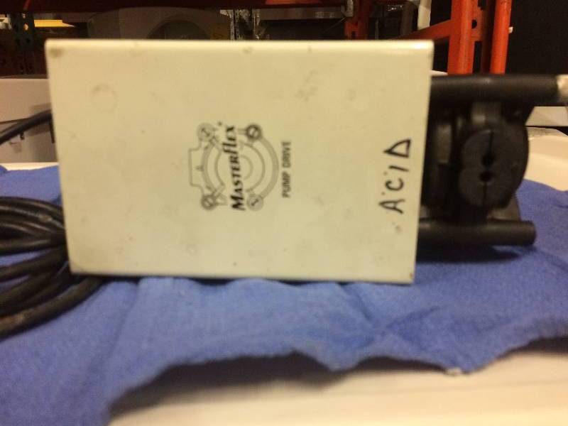 lot 17 image: Retails Used $400 Cole Parmer 7543-30 Masterflex pump 30 Rpm - Super Condition - White - Runs