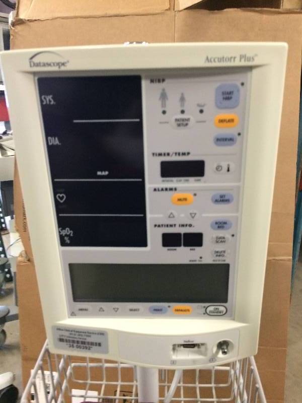 lot 35 image: WOW RETAILS USED $900 For Your Home Or Clinic Portable Bedside Mobile Datascope Accutorr Plus Patient Monitor NIBP, SPO2  Includes Finger Probe, Hose and Adult Cuff, 5 Leg Rolling Cart - Excellent