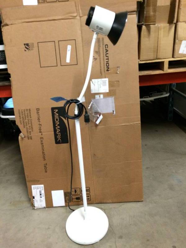 lot 40 image: Retails Used $250.00 Stationary Gooseneck Brewer Professional Products 15100 Arched Adjustible Medical Exam Multi-faceted Reflector Light Lamp - Excellent Condition - WhiteBlack