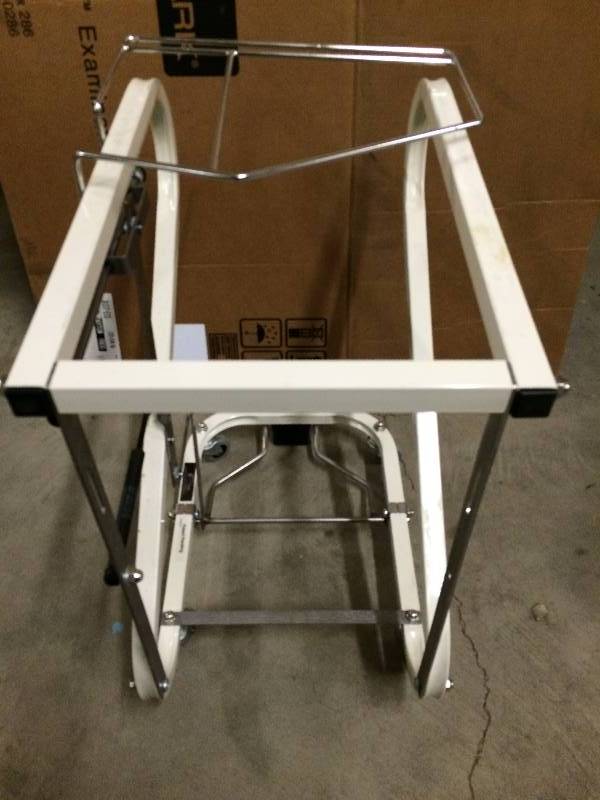 lot 45 image: Valley Craft Heavy Duty Industrial Steel Constructed Mobile Rubbish Removal Laundry Foot Motion Open Cart Hamper Stand