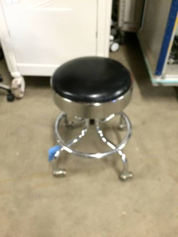 lot 68 image: Dental Doctors Spin Lift Exam Stool Chair Black Seat With Foot Rest Bar Industrial Steel Chrome Look - Excellent
