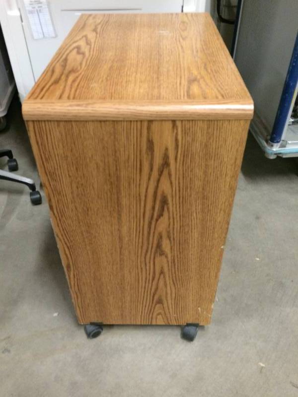 lot 71 image: Rolling Woodgrain Cart - Super Condition