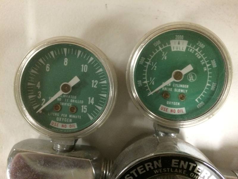 lot 61 image: Western Enterprises Oxygen Regulator Gauge 4000 PSI Like New Condition