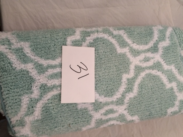 lot 31 image: Westgate 2 Piece Bath Rug Set