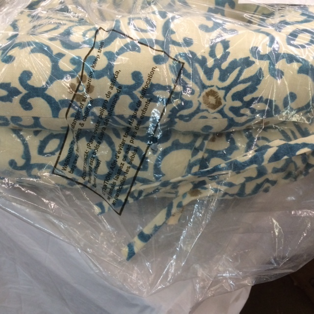 lot 42 image: 2x Souvenir Dining Chair Cushion