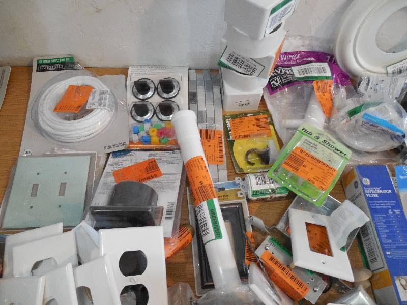 BOX LOT OF GOODIES