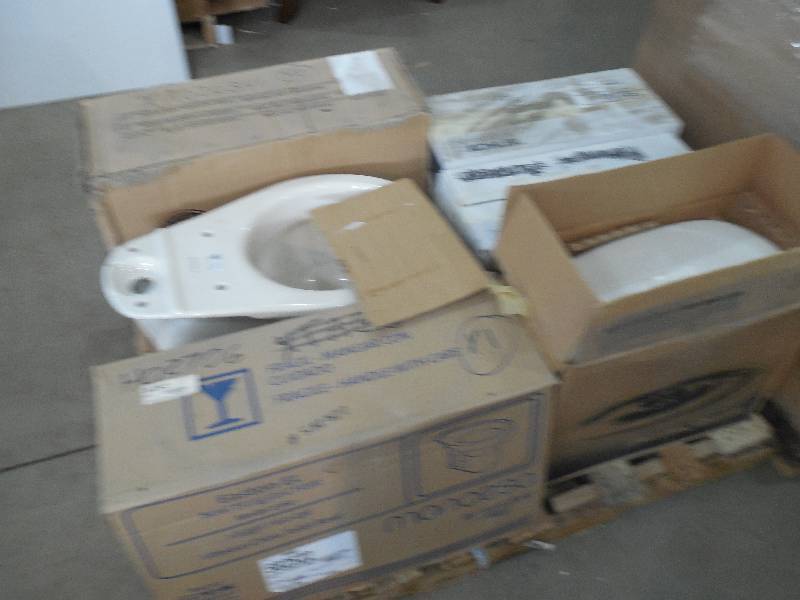 TOILET PALLET LOT