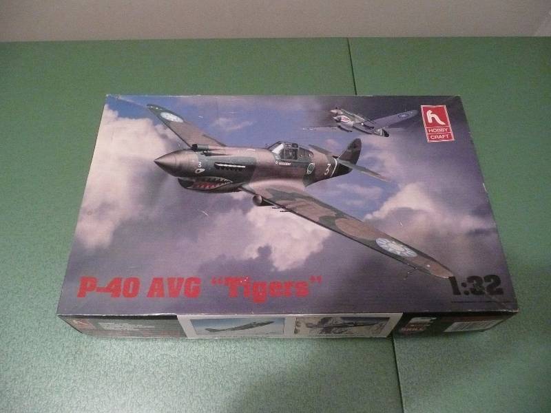 lot 34 image: P-40 AVG Tiger 132 Scale