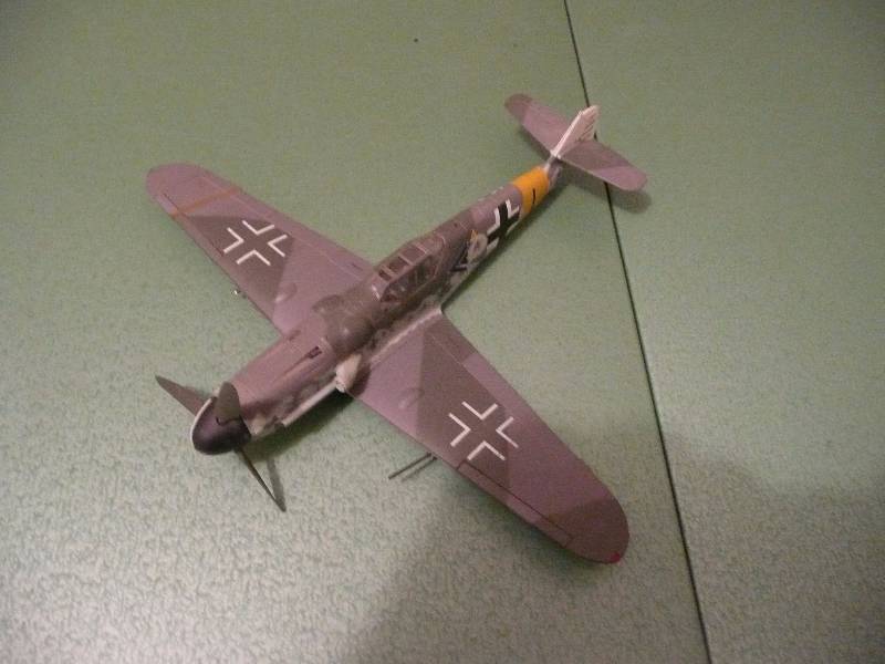 lot 41 image: BF109 German Fighter Model & FW190 German Fighter