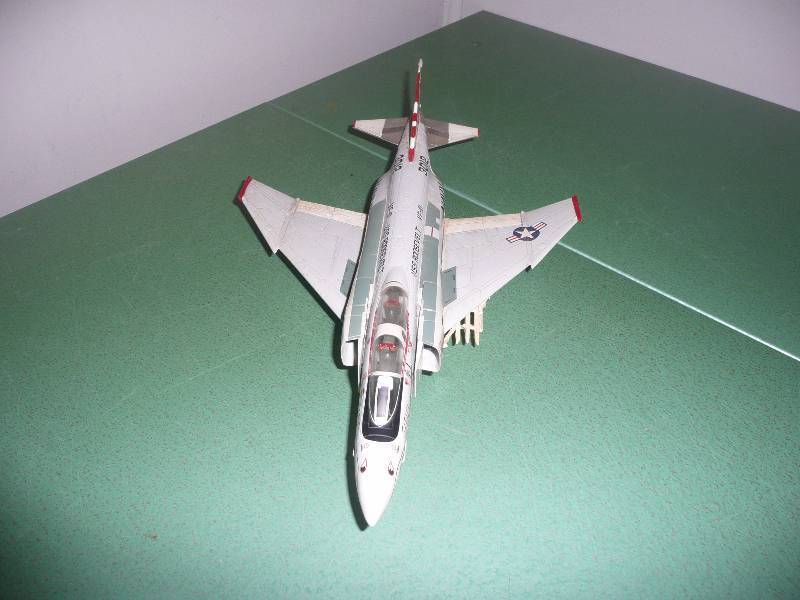 lot 43 image: Heavy Die Cast - F4 Phanton Fighter - Vietnam War - Very Cool Piece