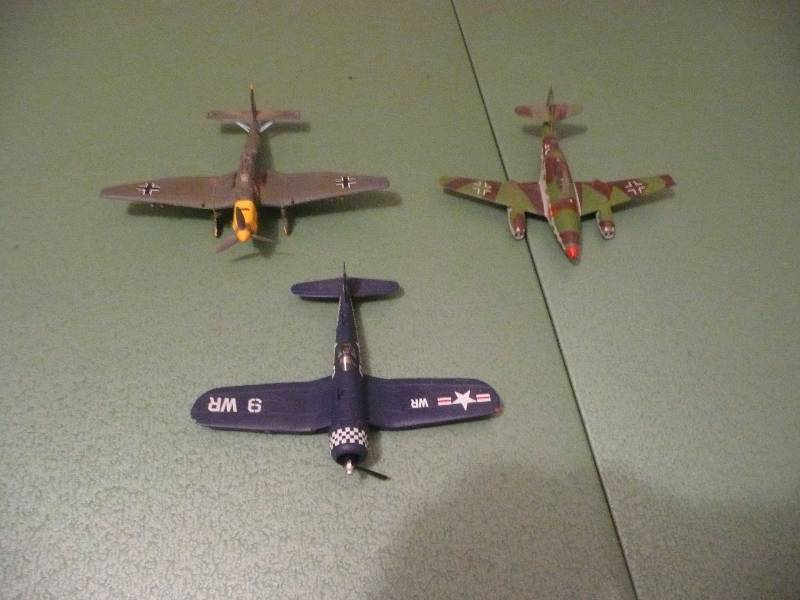 lot 44 image: (3) Die Cast - German 260 Jet Fighter - Stuka Dive Bomber - Corsair
