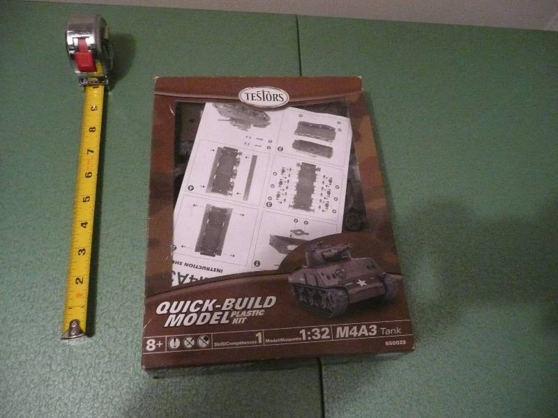 lot 54 image: Quick Build Model Plastic Kit M4A3 Tank 132 Scale