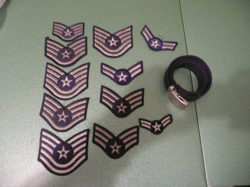 lot 90 image: Military Patches & Belt (Original) - See Pictures