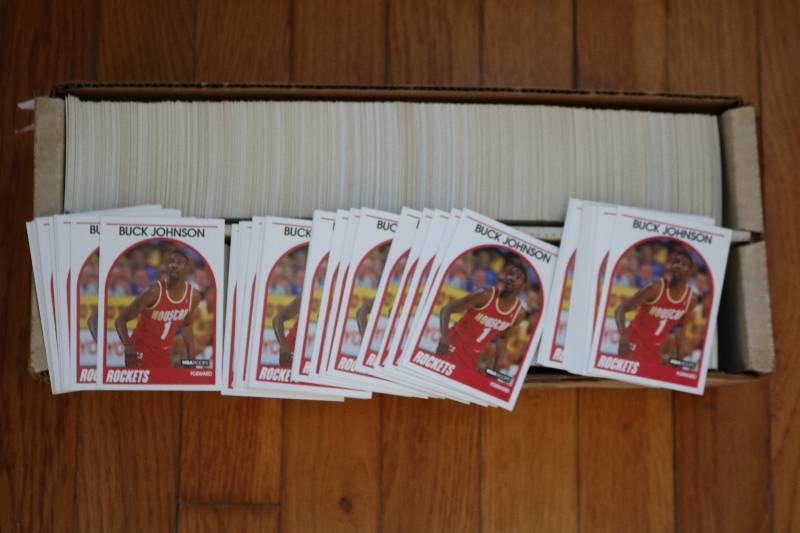 Box of 1998-90 NBA Hoops Basketball...