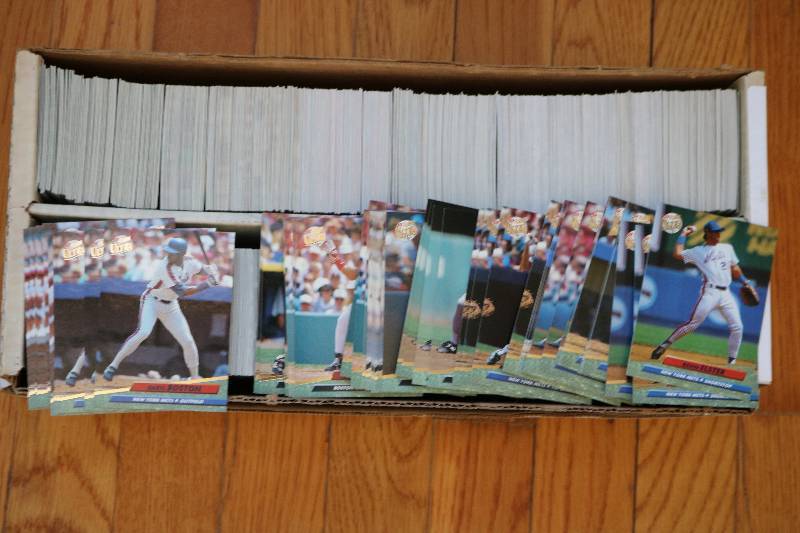 Box of 1992 Fleer UHRA Baseball car...