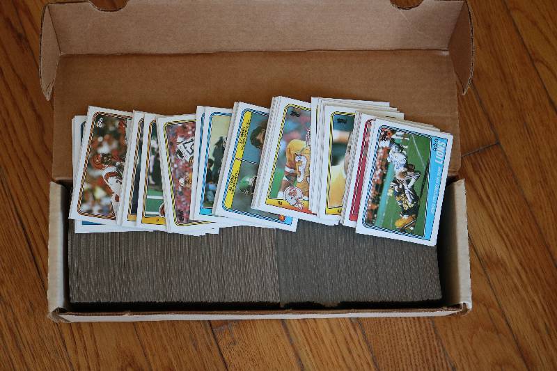 Box of 1982 Topps football cards...